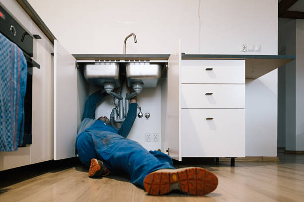 Professional Emergency Plumber technician working in Croydon, UT